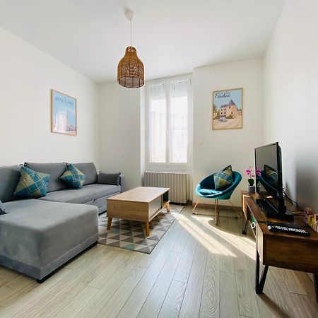 Jolie Maison, Jardin Et Parking Desertines  Zewnętrze zdjęcie